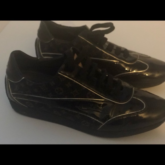 Louis Vuitton Sneakers Size 8 - Picture 4 of 10